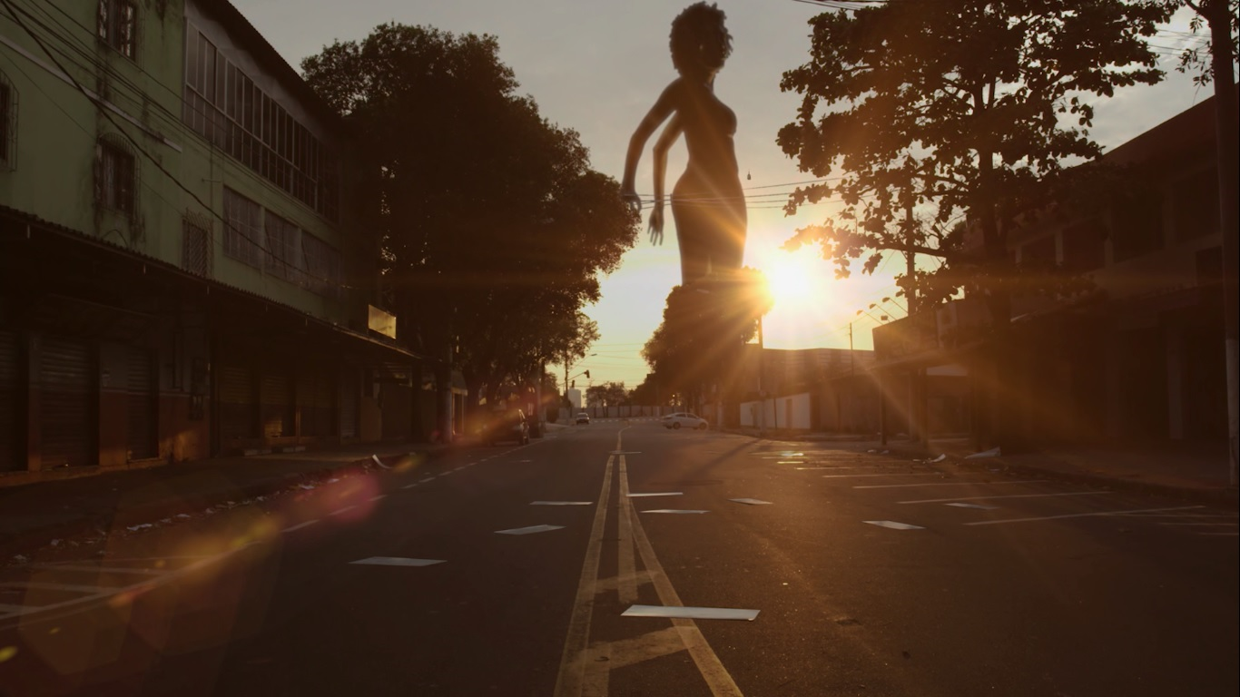 HIC — silhueta gigante ao entardecer